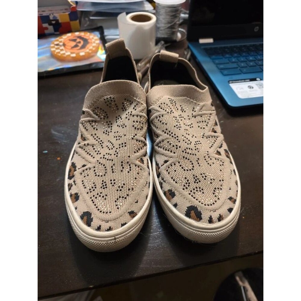 Woman's shoes size 7.5